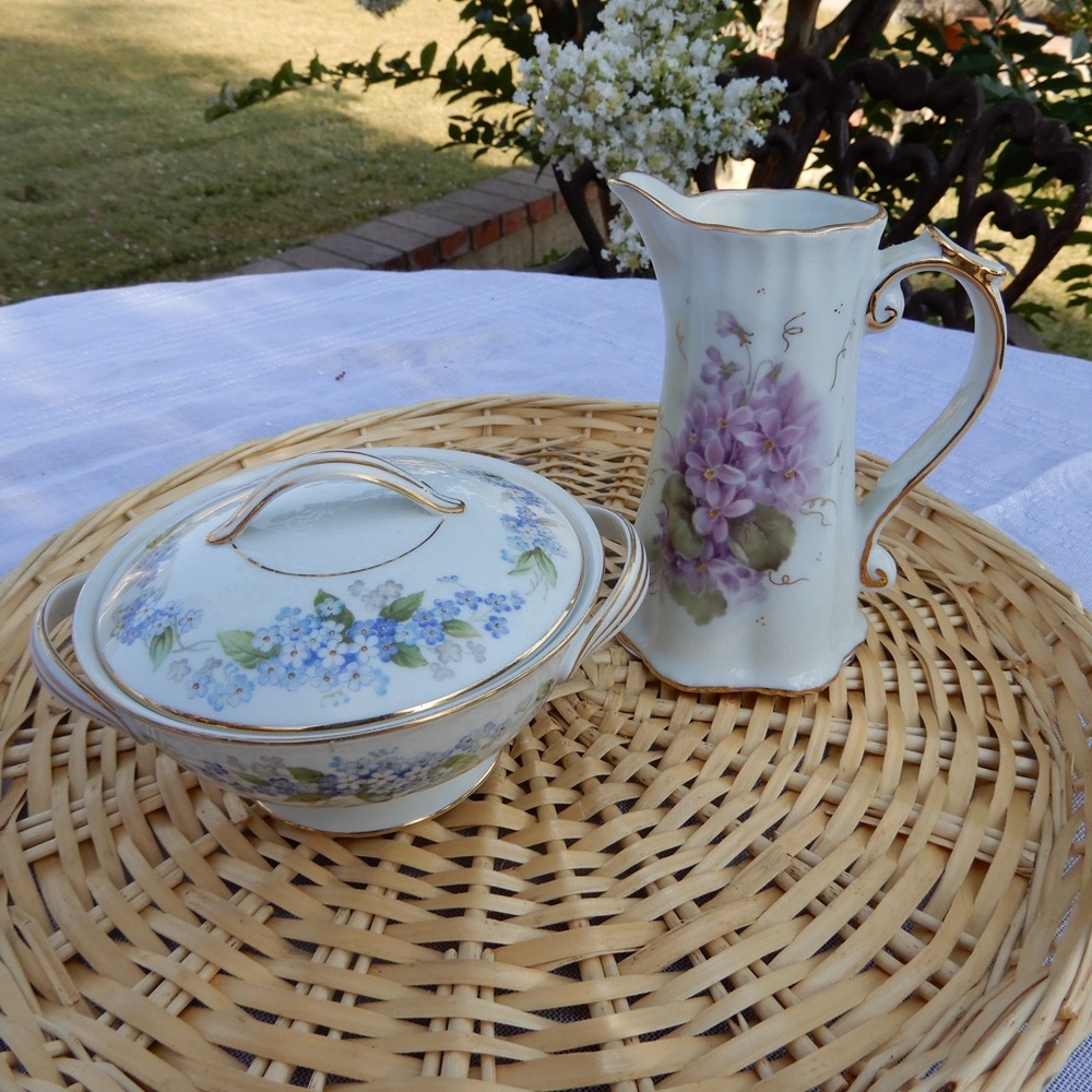 Vintage Floral Sugar Bowl & Lid - Picture 6 of 6